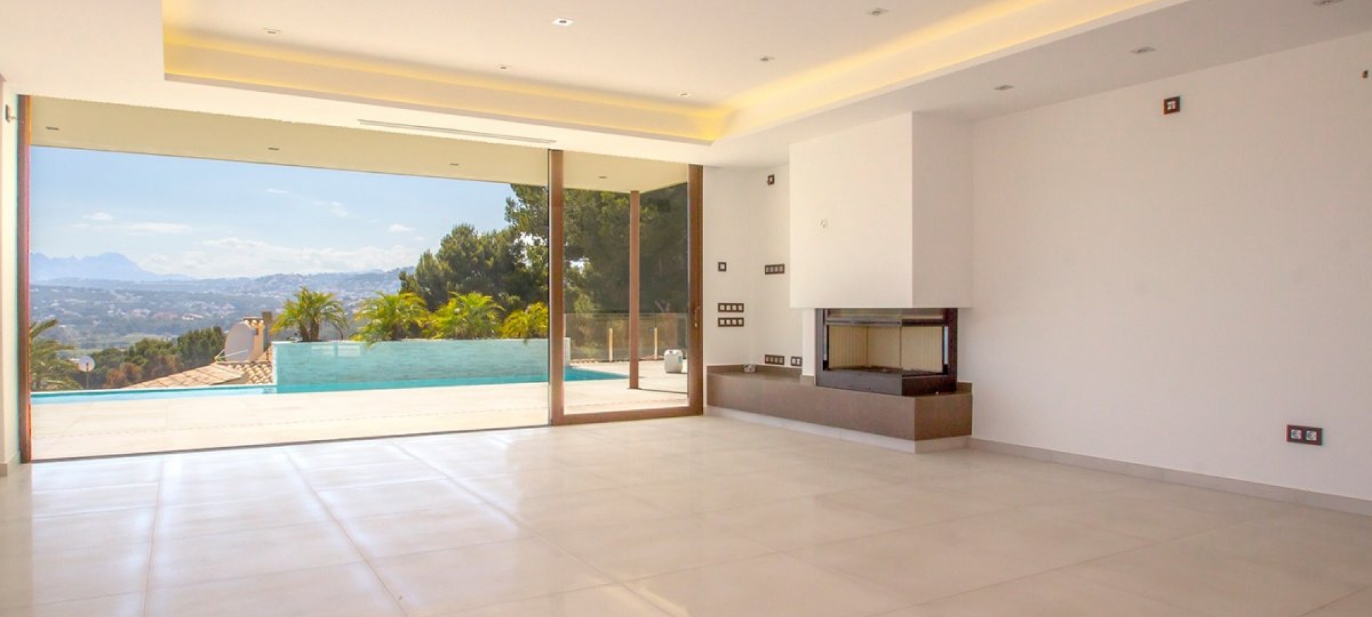 COSTA BLANCA >> MORAIRA >> PLA DEL MAR >> LUXURY PROPERTY