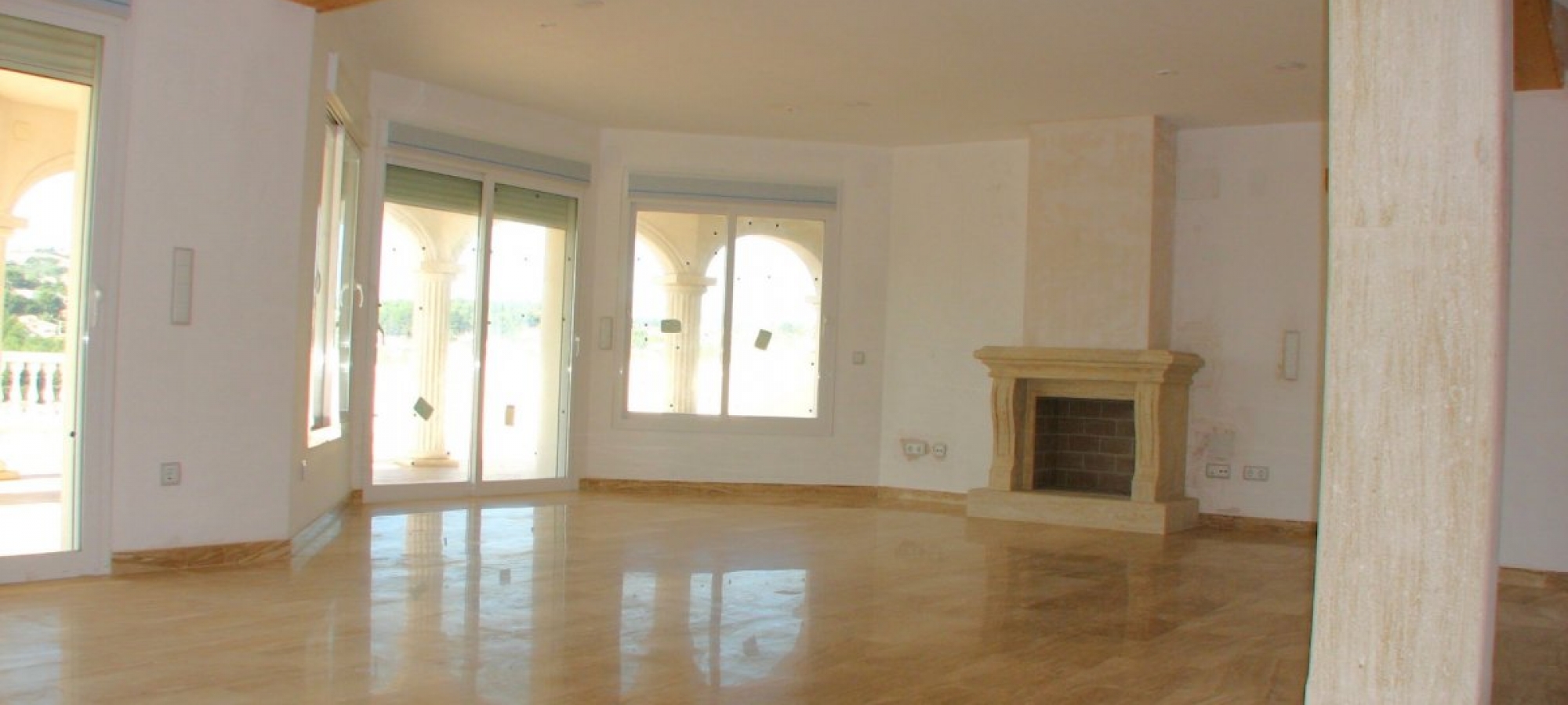 PLA DEL MAR > MORAIRA > COSTA BLANCA - A large villa within walking distance to town and beaches.