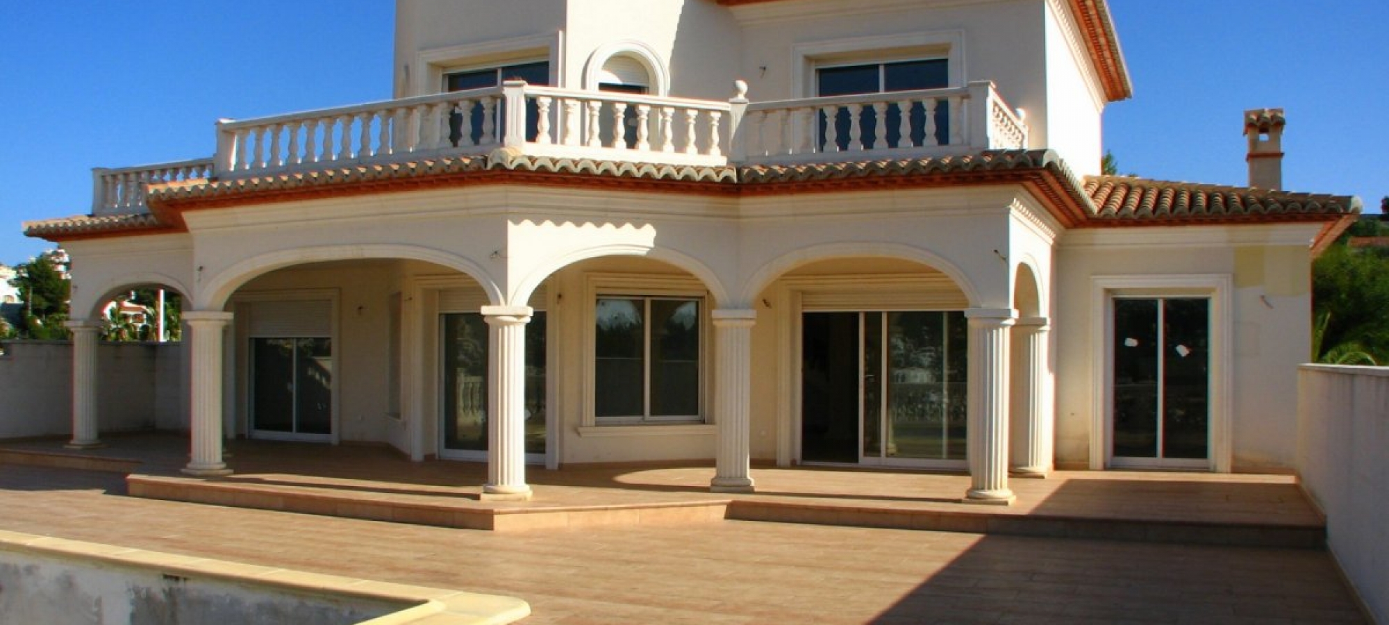 PLA DEL MAR > MORAIRA > COSTA BLANCA - A large villa within walking distance to town and beaches.