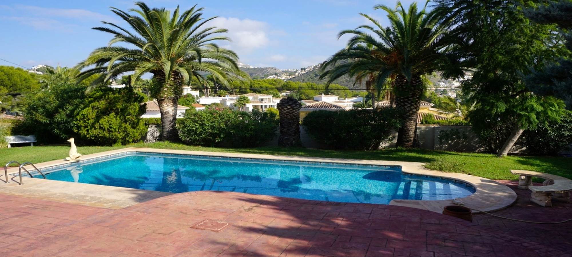 MORAIRA > PLA DEL MAR > To refurbish and within walking distance to town and beaches