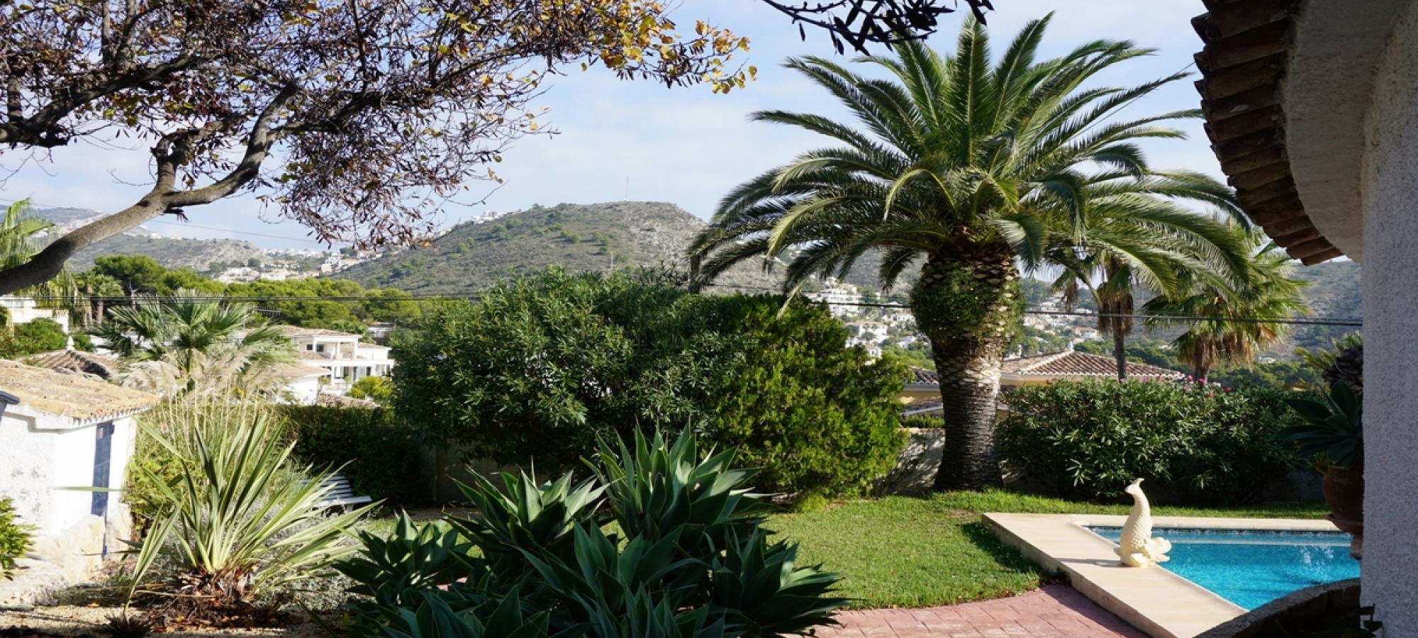 MORAIRA > PLA DEL MAR > To refurbish and within walking distance to town and beaches