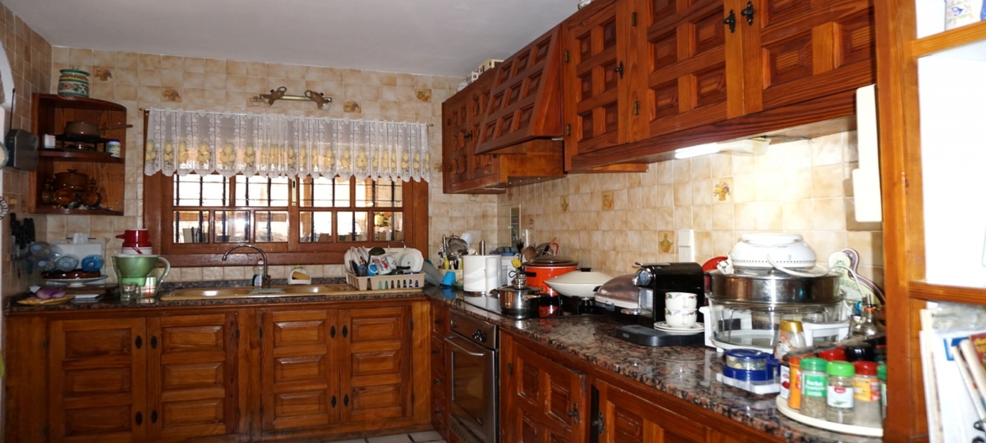 MORAIRA > PLA DEL MAR > To refurbish and within walking distance to town and beaches