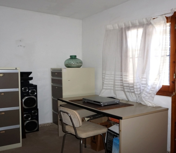 MORAIRA > PLA DEL MAR > To refurbish and within walking distance to town and beaches