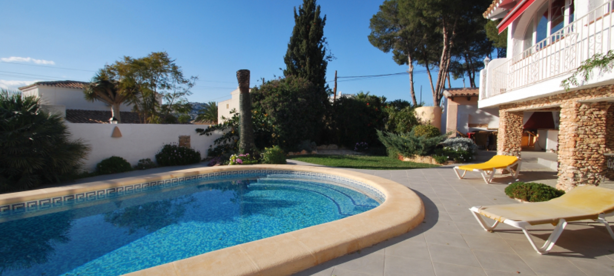 MORAIRA >> PLA DEL MAR > VILLA within a short walk to town and beaches