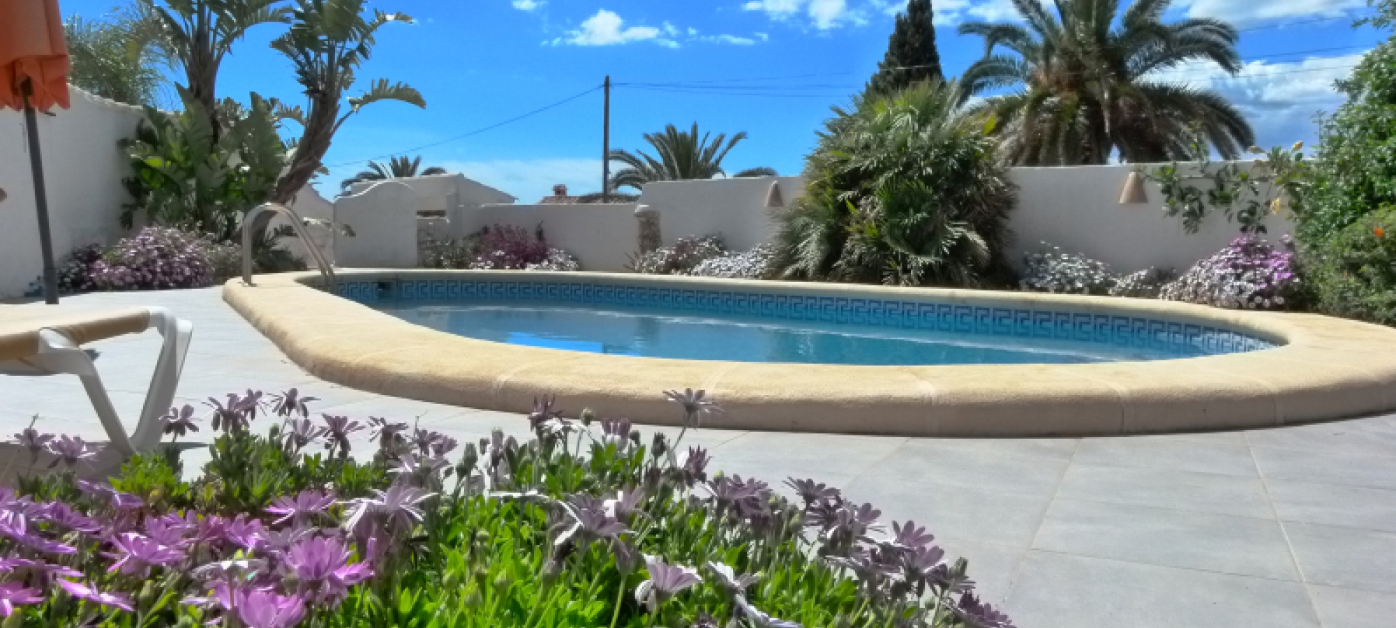 MORAIRA >> PLA DEL MAR > VILLA within a short walk to town and beaches