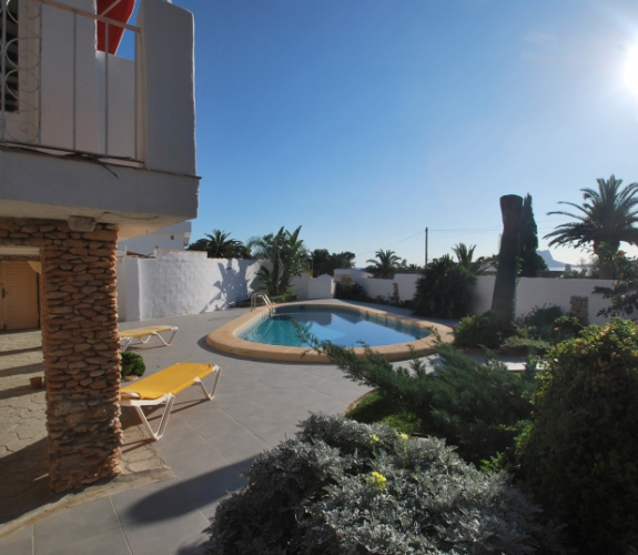 MORAIRA >> PLA DEL MAR > VILLA within a short walk to town and beaches