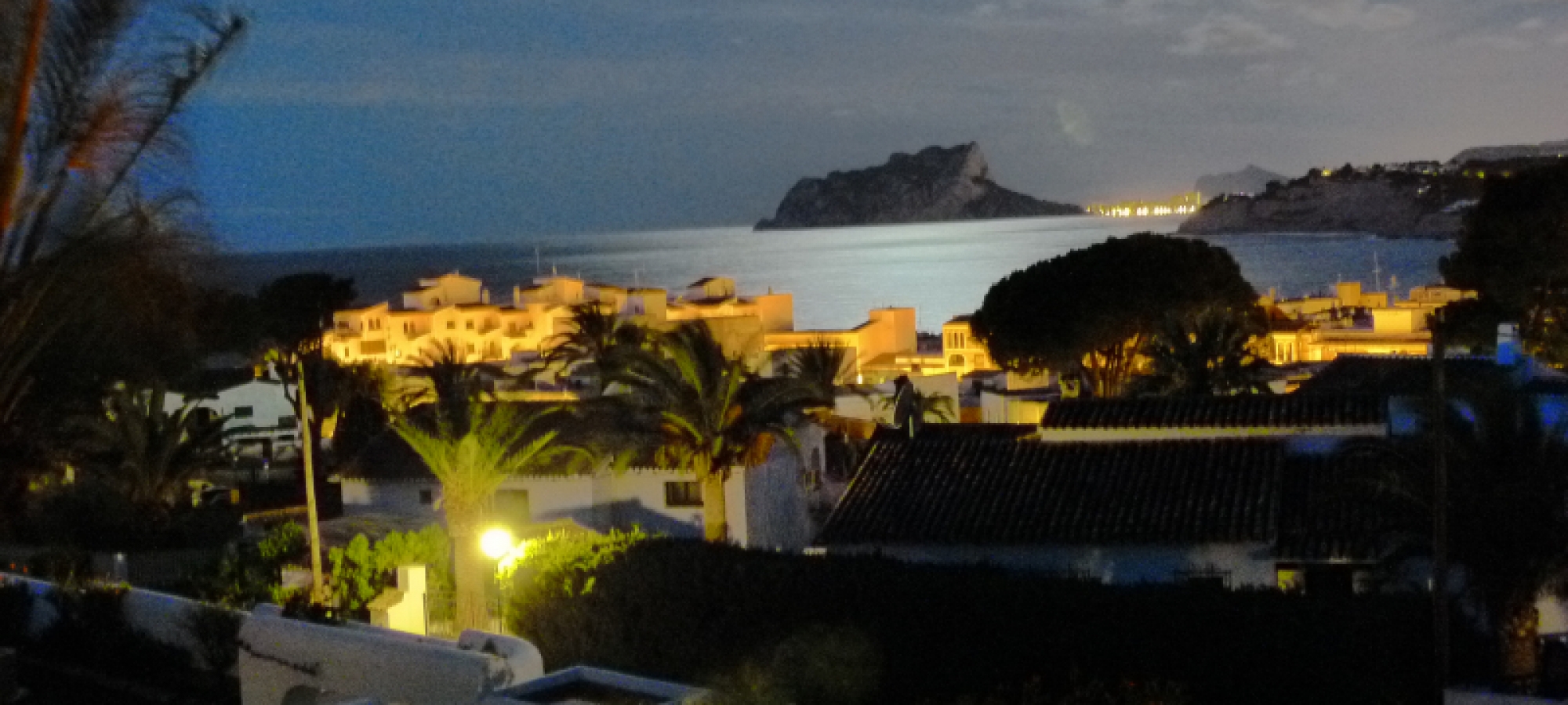 MORAIRA >> PLA DEL MAR > VILLA within a short walk to town and beaches