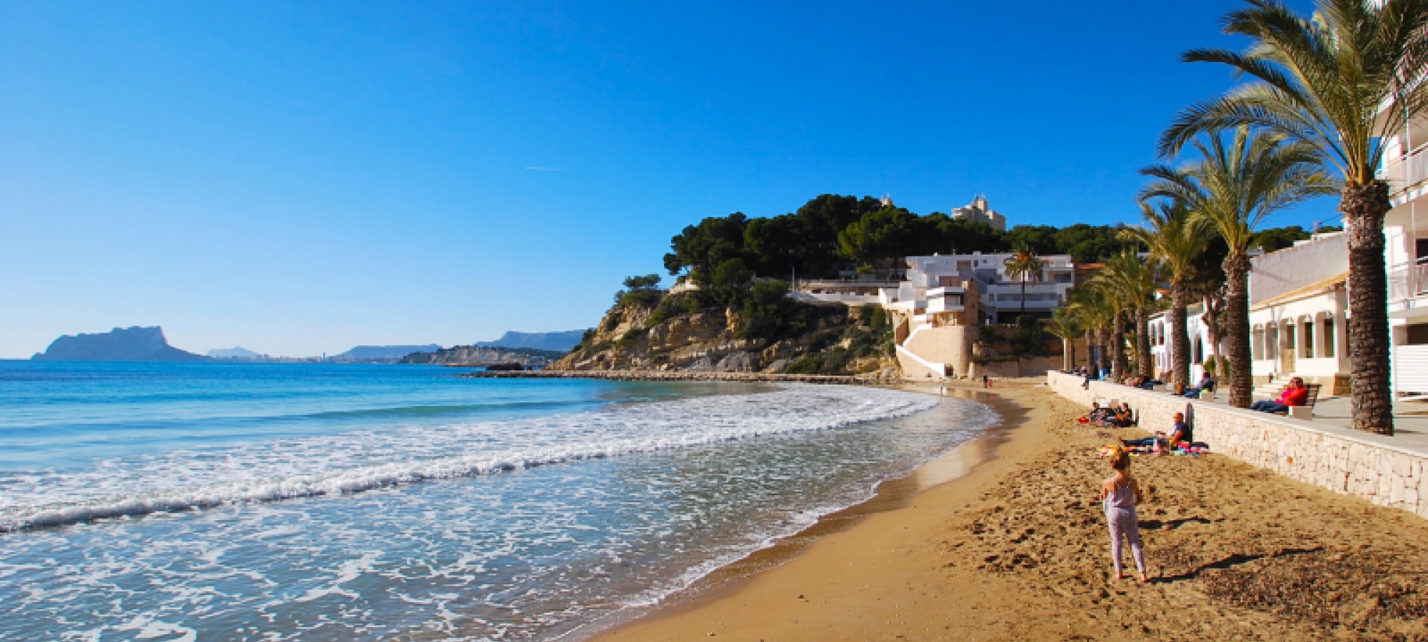 MORAIRA >> PLA DEL MAR > VILLA within a short walk to town and beaches