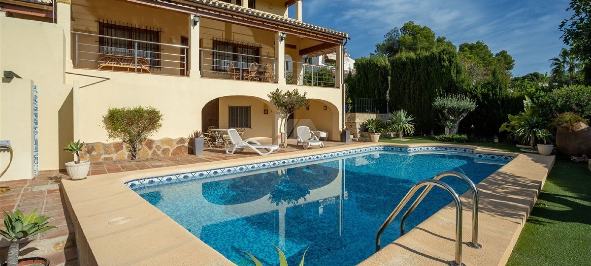 SPAIN > COSTA BLANCA > MORAIRA > PLA DEL MAR - Large and luxury 5 bedroom house, walking distance to beaches and town.