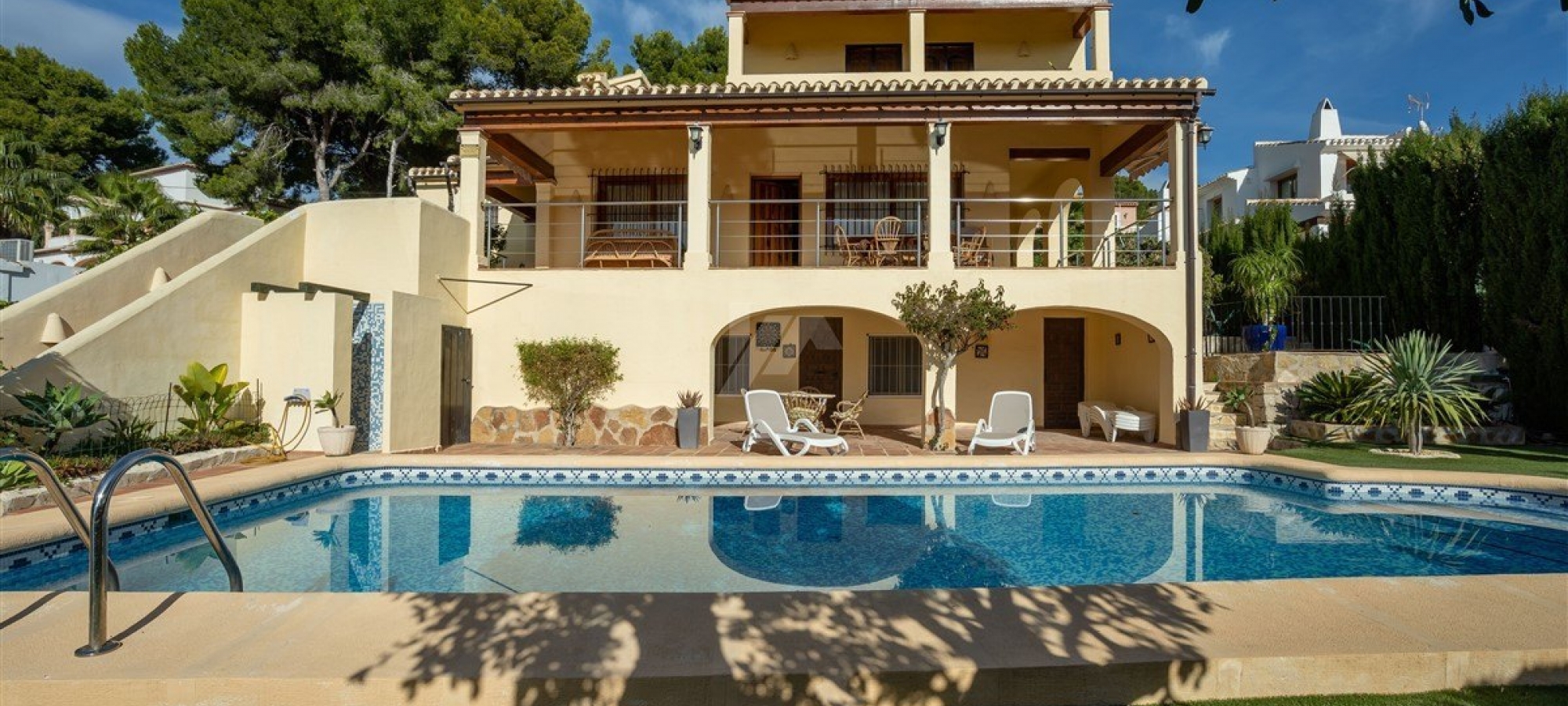 SPAIN > COSTA BLANCA > MORAIRA > PLA DEL MAR - Large and luxury 5 bedroom house, walking distance to beaches and town.