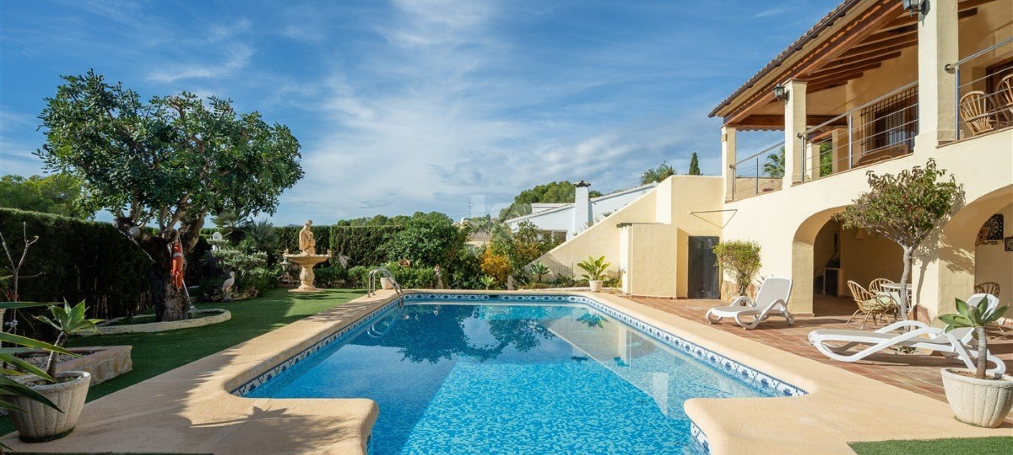 SPAIN > COSTA BLANCA > MORAIRA > PLA DEL MAR - Large and luxury 5 bedroom house, walking distance to beaches and town.