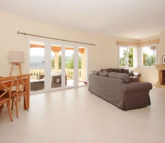 3 bedroom villa with panoramic views, walking distance to Golf Club