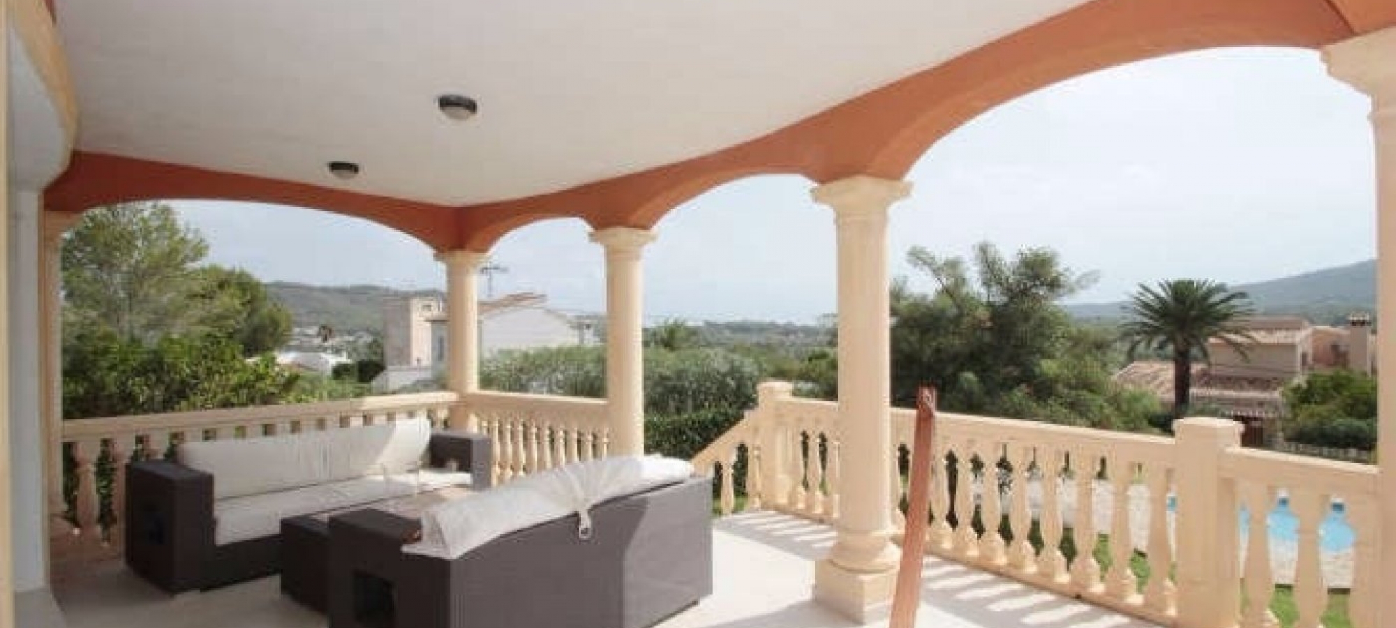 3 bedroom villa with panoramic views, walking distance to Golf Club