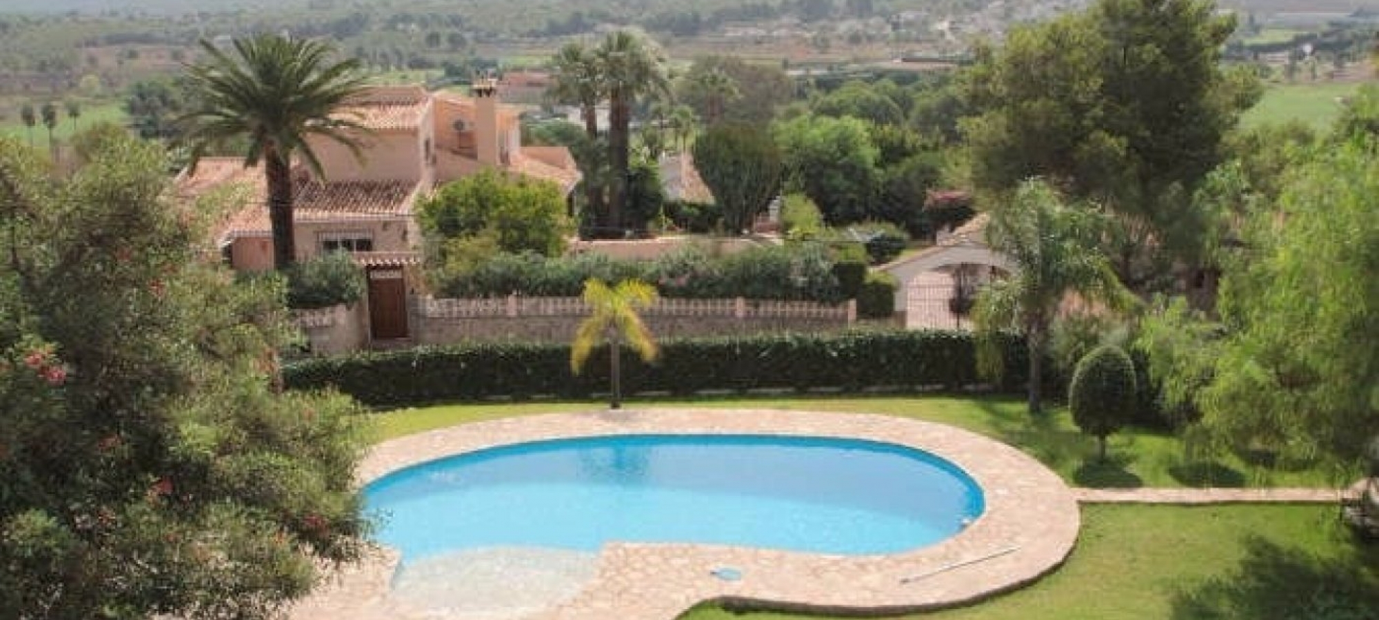 3 bedroom villa with panoramic views, walking distance to Golf Club