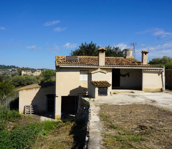 BENISSA >> PARTIDA LLENES >> Finca to refurbish with 3 bedrooms and panoramic views