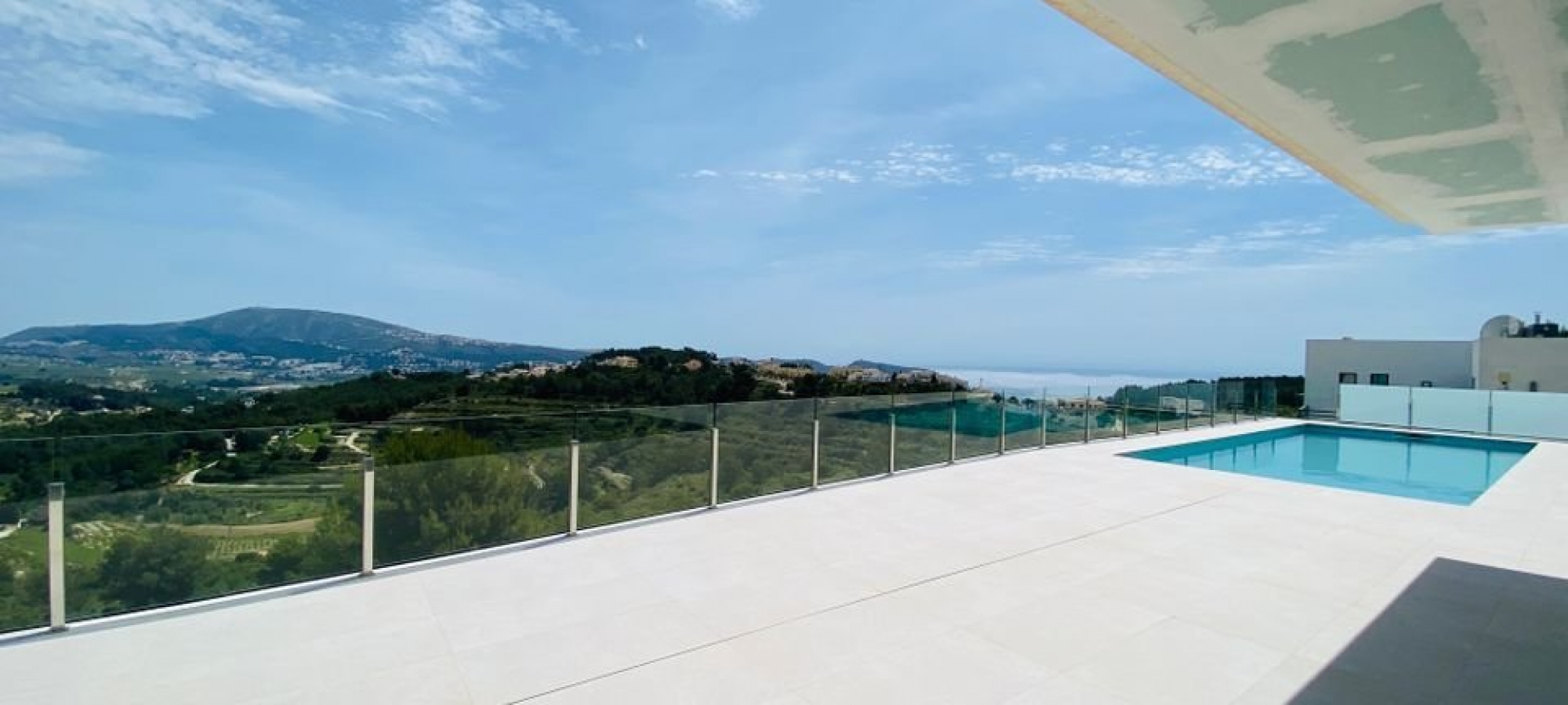 Modern New build sea view villa with 4 bedrooms. Ready to move into.