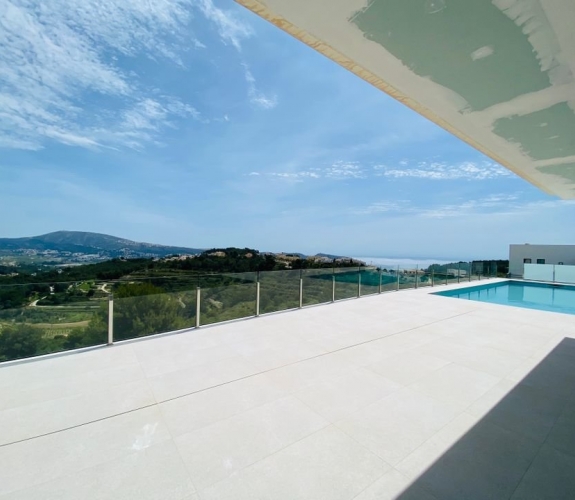 Modern New build sea view villa with 4 bedrooms. Ready to move into.