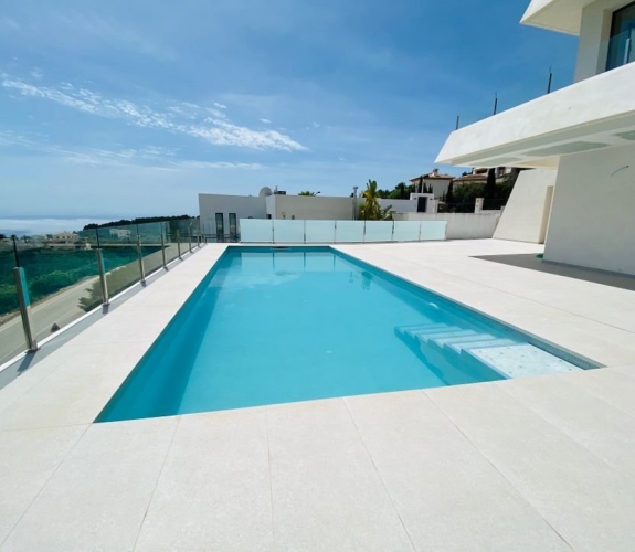 Modern New build sea view villa with 4 bedrooms. Ready to move into.