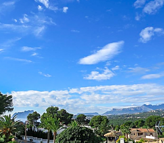 MORAIRA> PLA DEL MAR –gåafstand til by og strande.