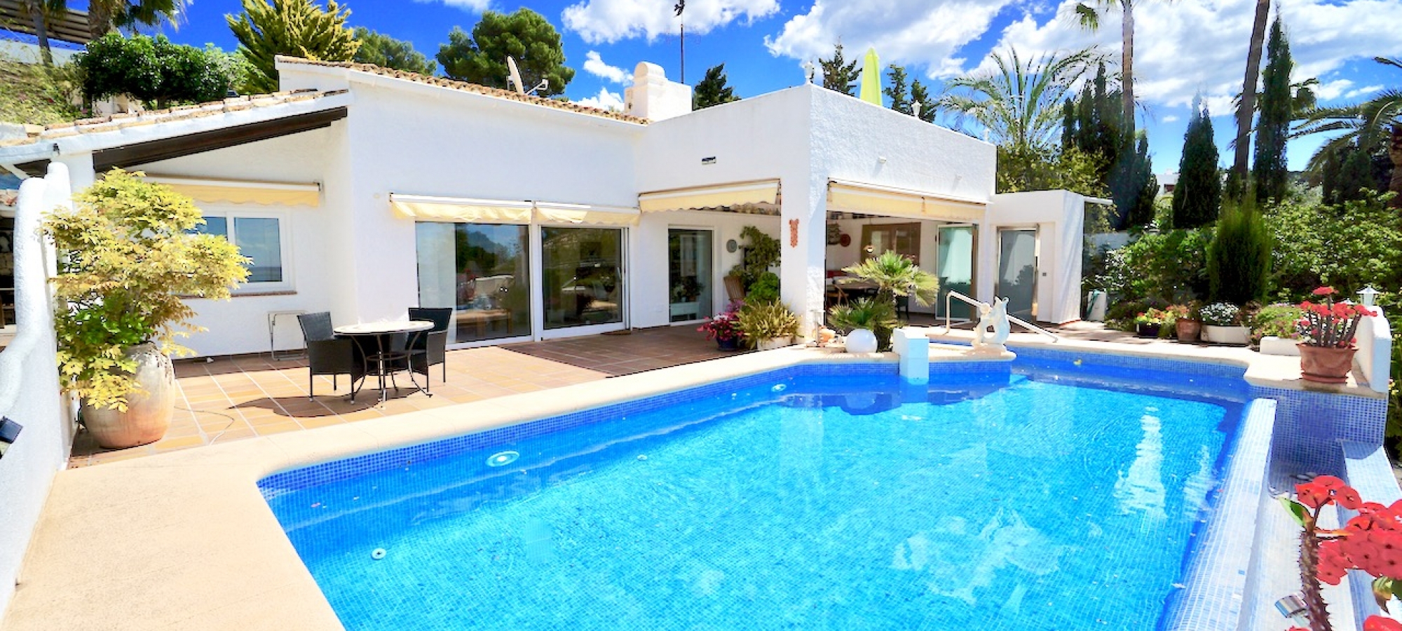 Walking distance to town and beaches - FOR SALE >> COSTA BLANCA >> MORAIRA >> PLA DEL MAR