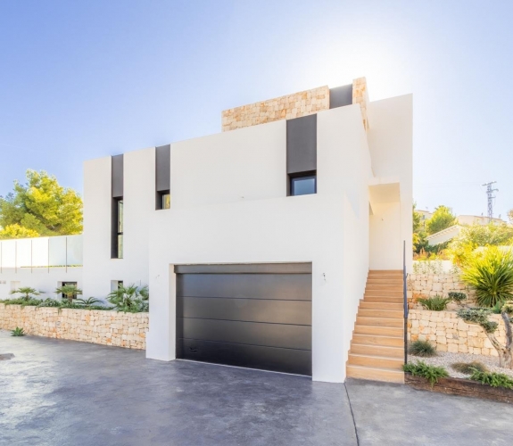 COSTA BLANCA >> BENISSA >> LA FUSTERA - Nybygget villa i moderne stil med 3 soveværelser...