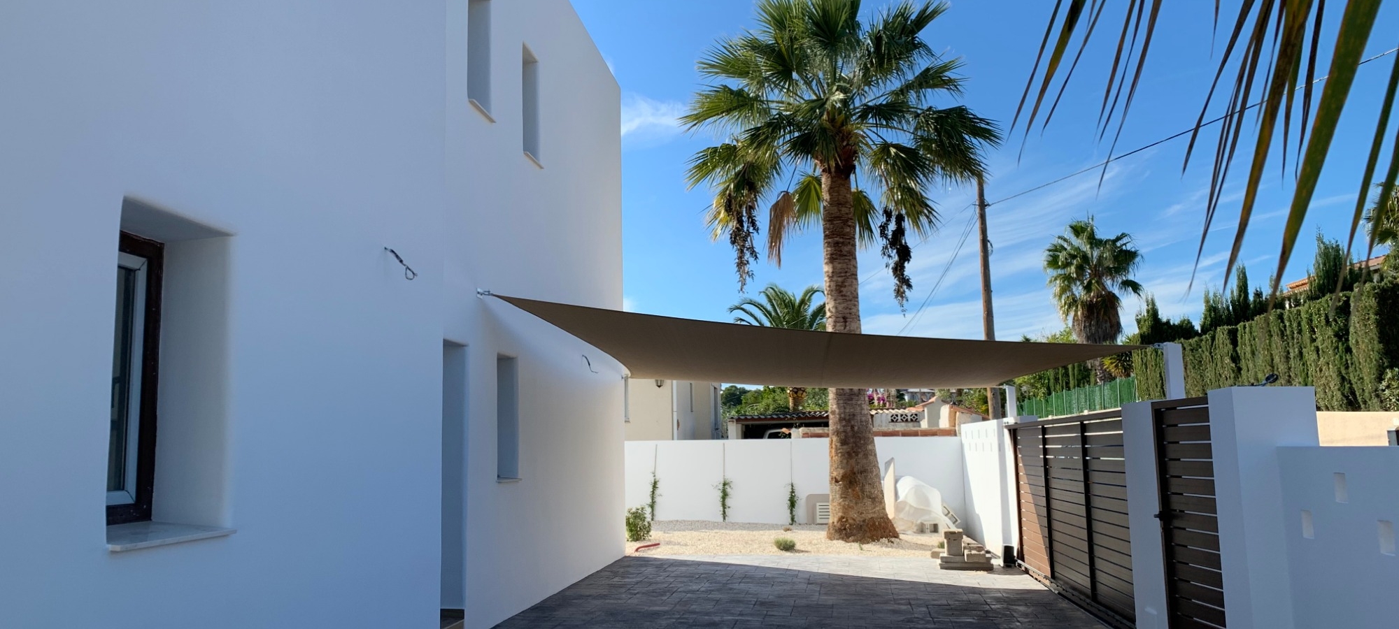 CALPE > CARRIO - 3 bedroom new build villa in Ibiza style and private swimming pool not far from the beach.