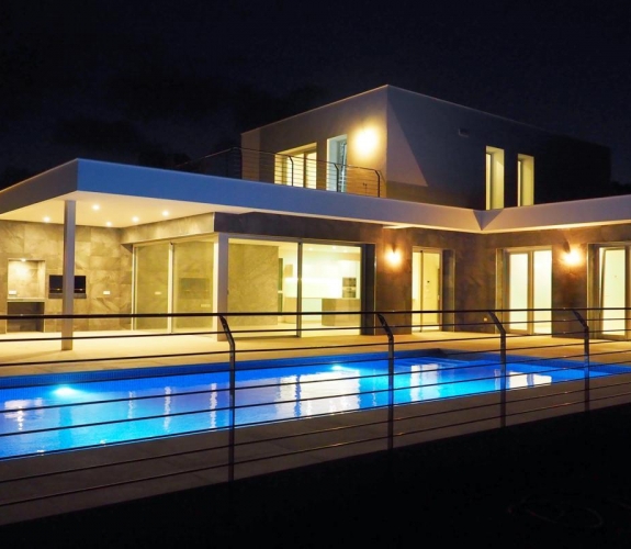 MORAIRA > EL TESORO - A modern style new build villa for sale with panoramic sea views in a new u...