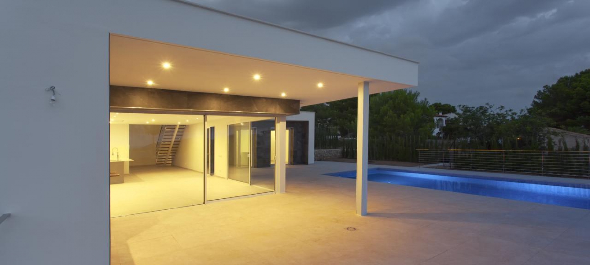 MORAIRA > EL TESORO - A modern style new build villa for sale with panoramic sea views in a new urbanisation.