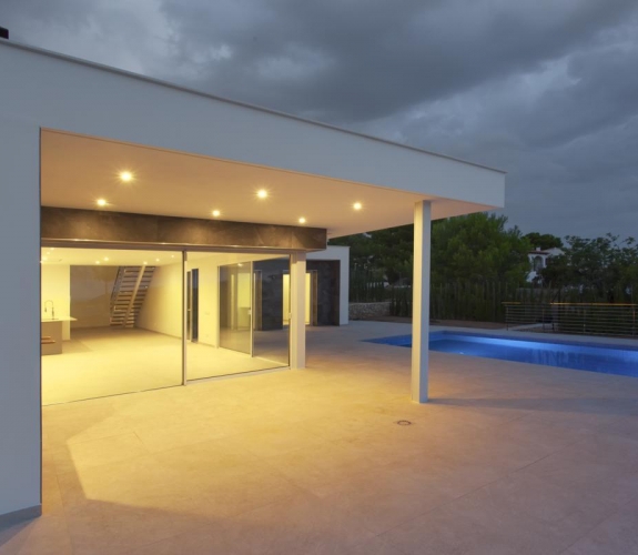 MORAIRA > EL TESORO - A modern style new build villa for sale with panoramic sea views in a new u...