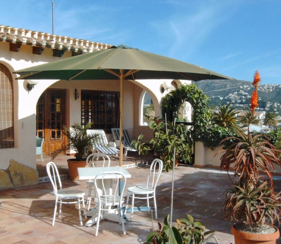 MORAIRA > LA SABATERA - Spacious villa on a large plot