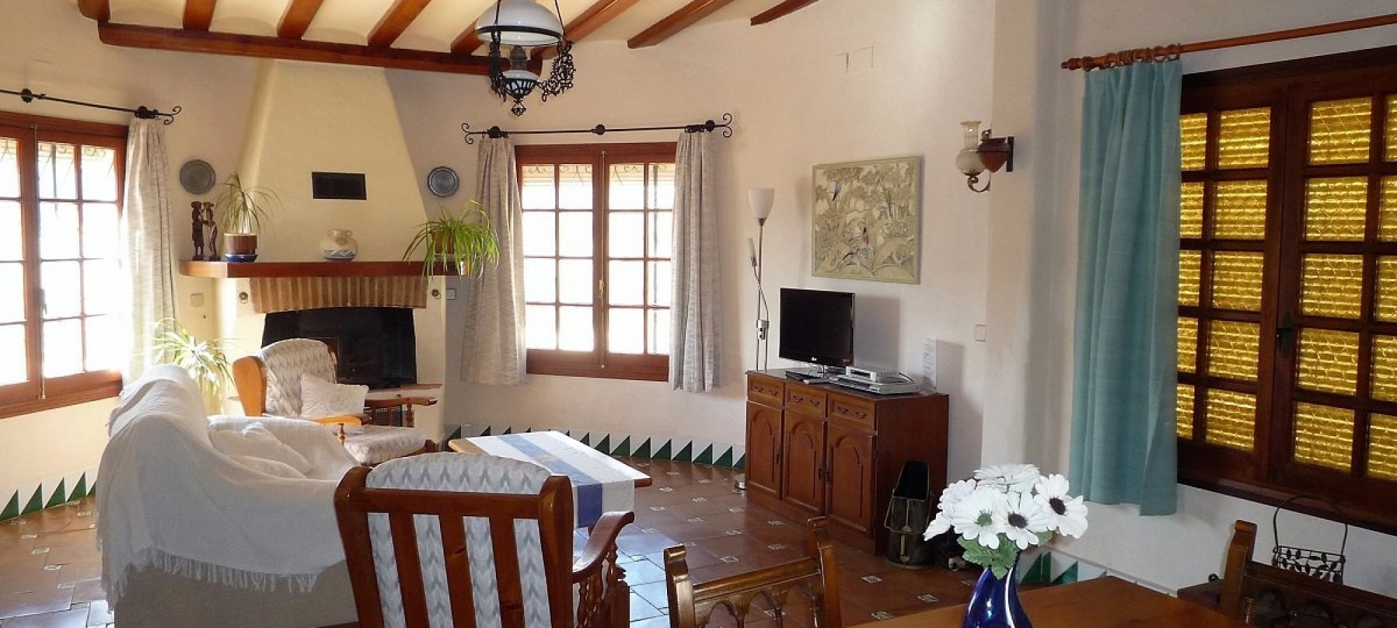 MORAIRA > LA SABATERA - Spacious villa on a large plot