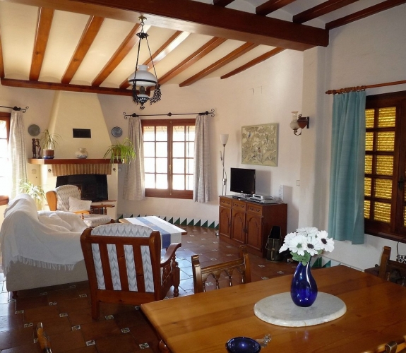 MORAIRA > LA SABATERA - Spacious villa on a large plot