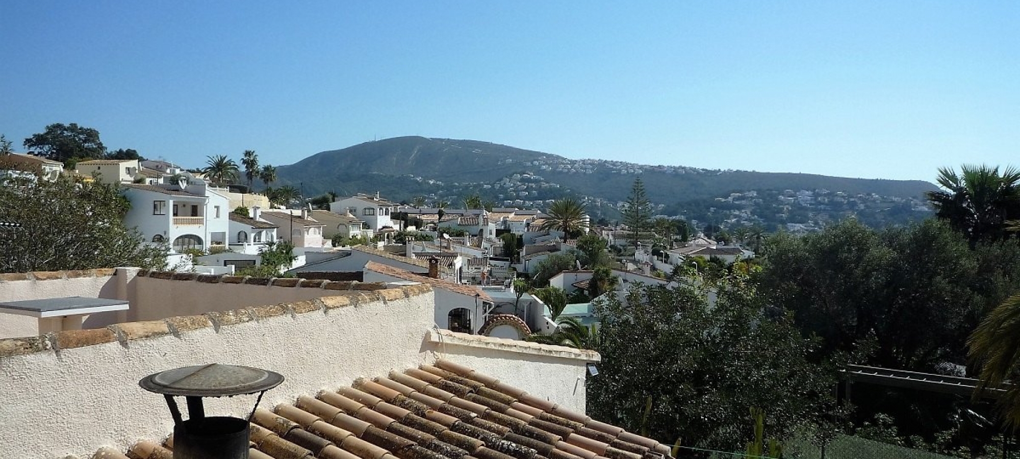 MORAIRA > LA SABATERA - Spacious villa on a large plot