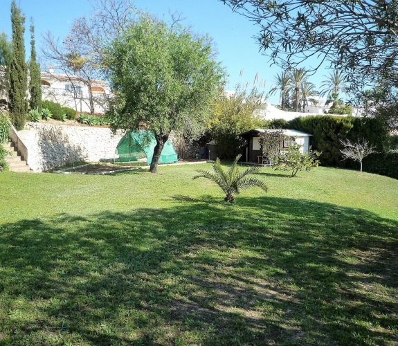 MORAIRA > LA SABATERA - Spacious villa on a large plot