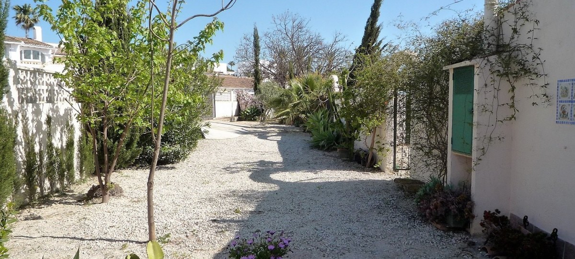 MORAIRA > LA SABATERA - Spacious villa on a large plot