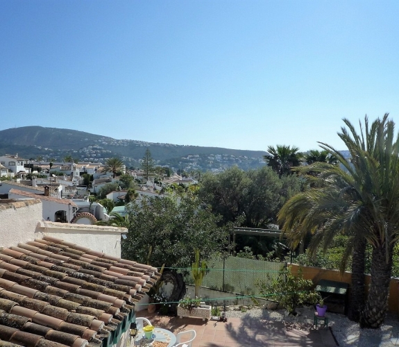 COSTA BLANCA >> MORAIRA> LA SABATERA - Rummelig villa på en stor grund