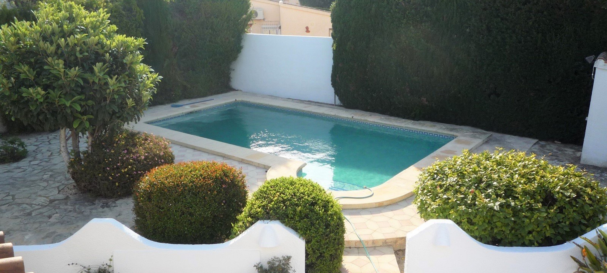 COSTA BLANCA >> MORAIRA> LA SABATERA - Villa med 5 soveværelser, gåafstand til faciliteter.