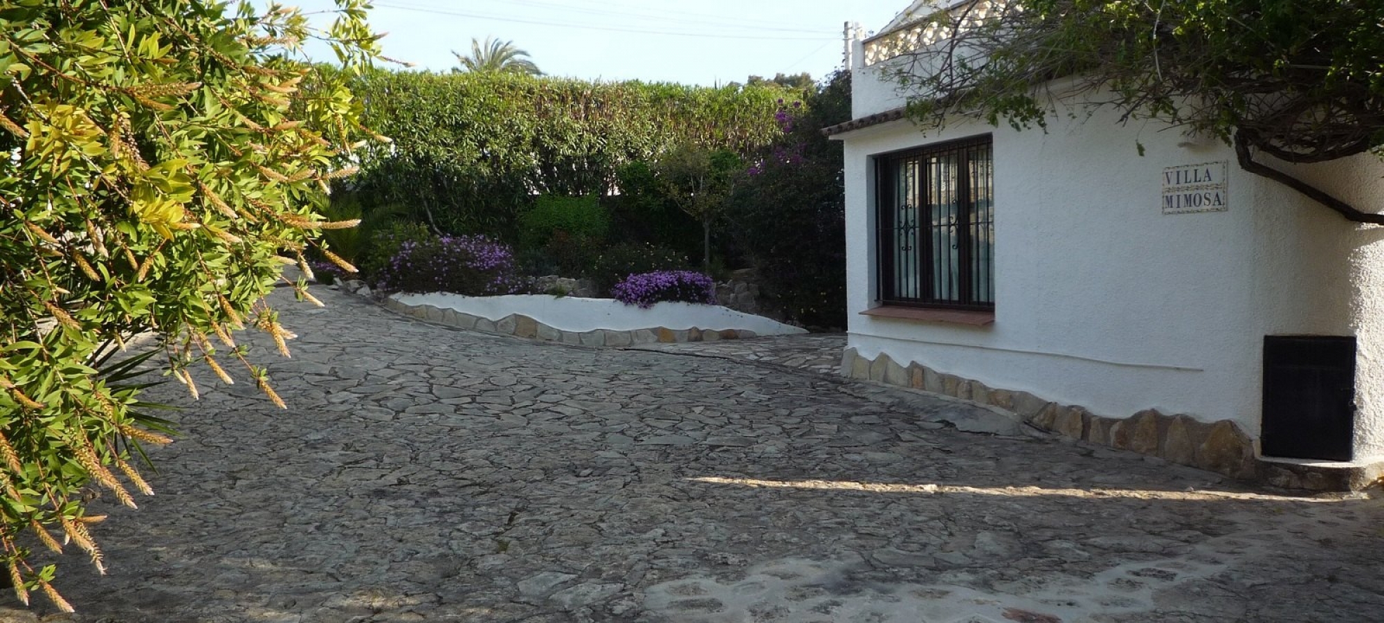 COSTA BLANCA >> MORAIRA> LA SABATERA - Villa med 5 soveværelser, gåafstand til faciliteter.