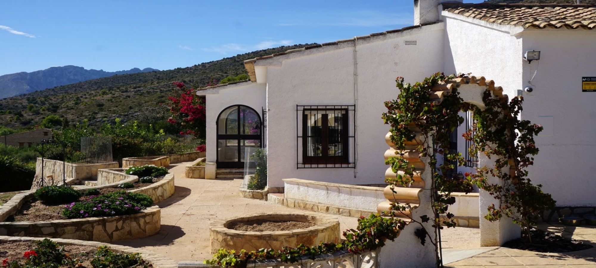 COSTA BLANCA >> BENISSA > Finca with panoramic sea views and private pool