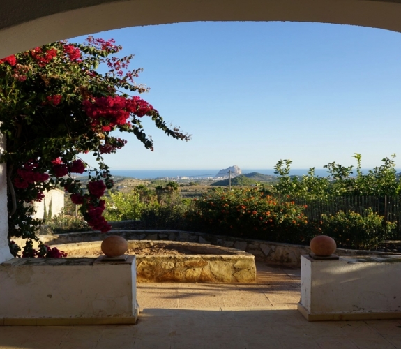 BENISSA> Finca med panoramaudsigt over havet og privat pool til salg