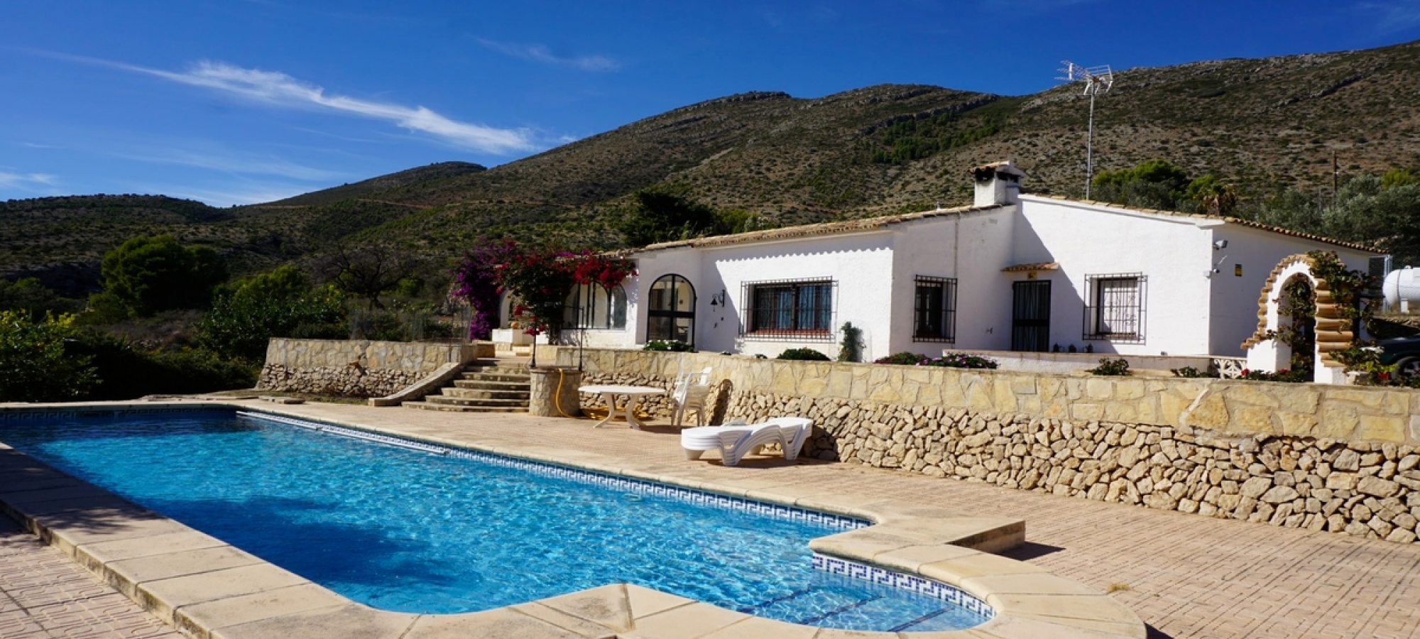 COSTA BLANCA >> BENISSA > Finca with panoramic sea views and private pool