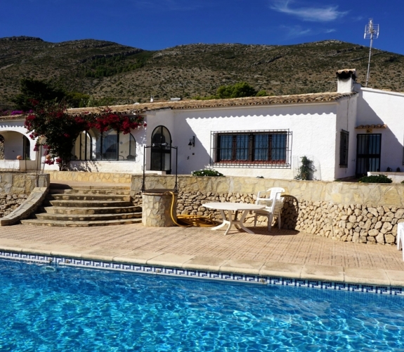 COSTA BLANCA >> BENISSA > Finca with panoramic sea views and private pool