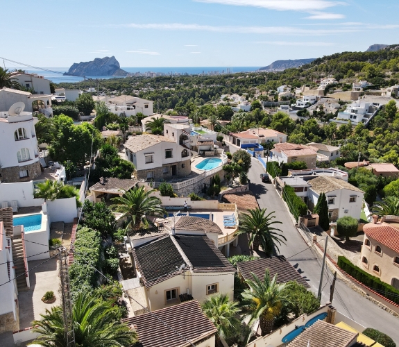 COSTA BLANCA >> BENISSA> MONTEMAR - villa med i alt 3 soveværelser og uafhængig lejlighed