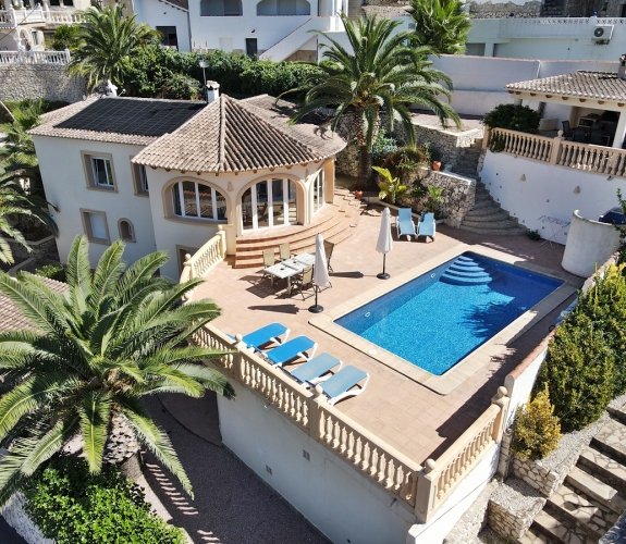 BENISSA > MONTEMAR - Immaculate presented villa with a total of 3 bedrooms and independent apartm...