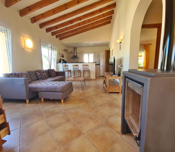 BENISSA > MONTEMAR - Immaculate presented villa with a total of 3 bedrooms and independent apartm...