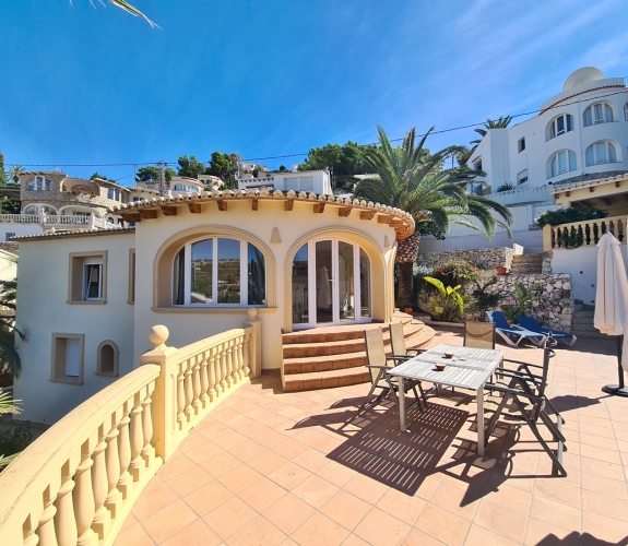 BENISSA > MONTEMAR - Immaculate presented villa with a total of 3 bedrooms and independent apartm...