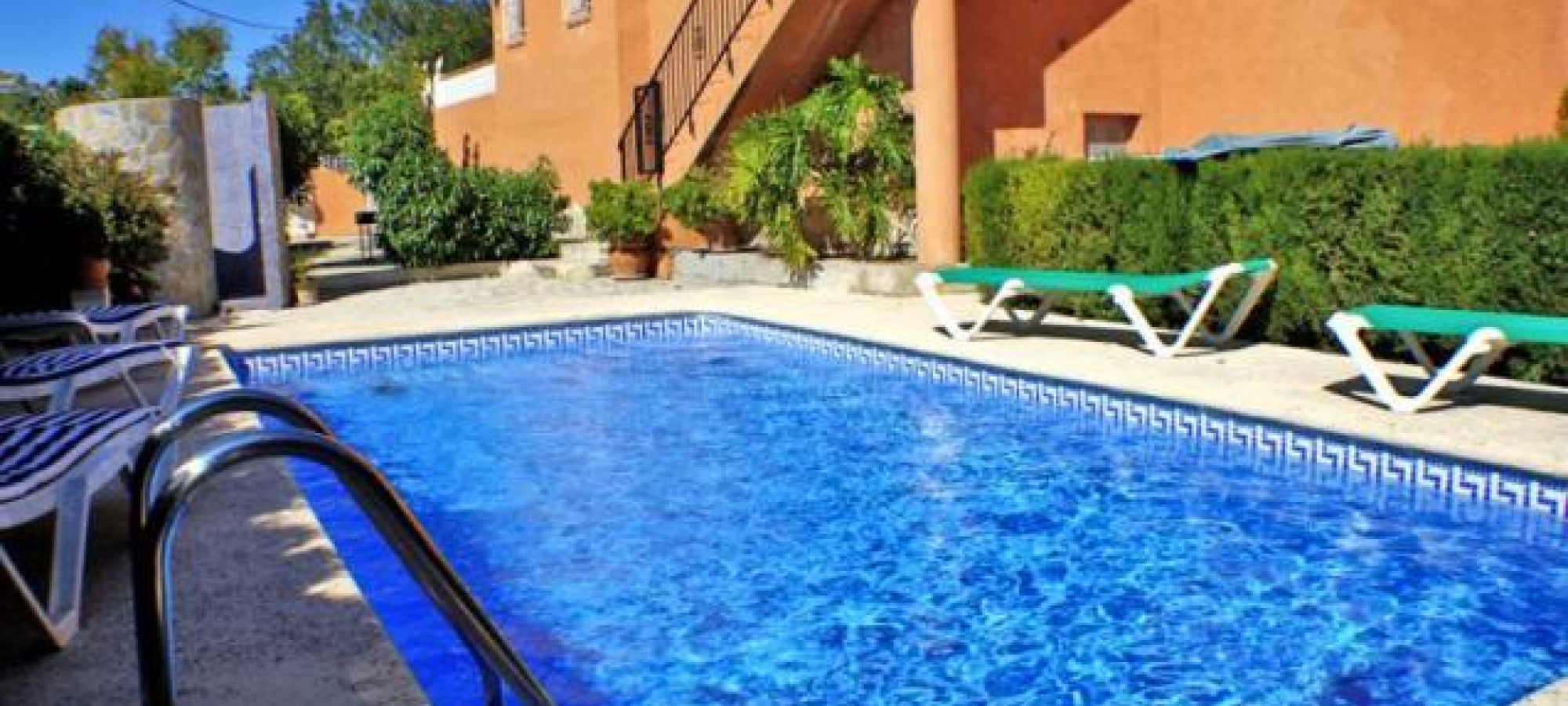 SPANIEN >> COSTA BLANCA >> BENISSA> MONTEMAR - 4 værelse villa med panoramaudsigt og privat pool