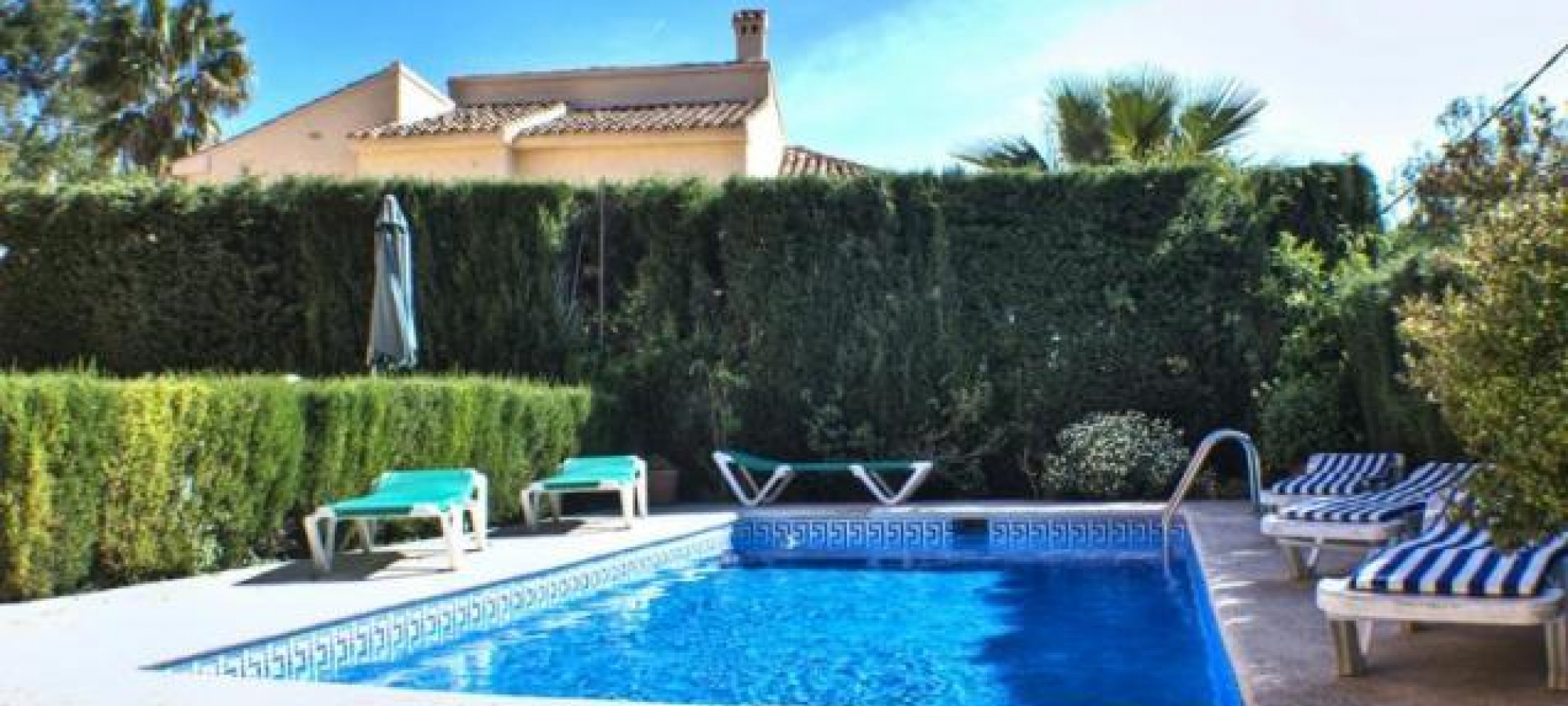 SPANIEN >> COSTA BLANCA >> BENISSA> MONTEMAR - 4 værelse villa med panoramaudsigt og privat pool