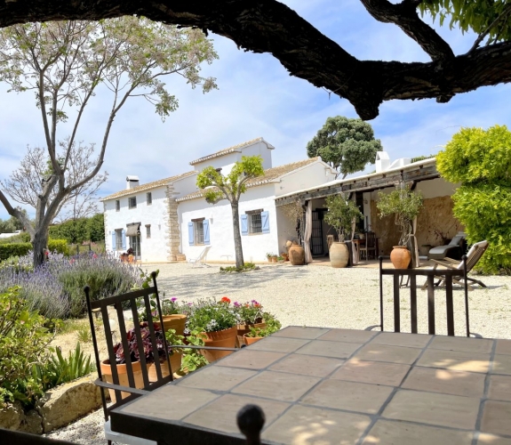 COSTA BLANCA >> MORAIRA - Traditional and centenary finca with 3 bedrooms and panoramic views