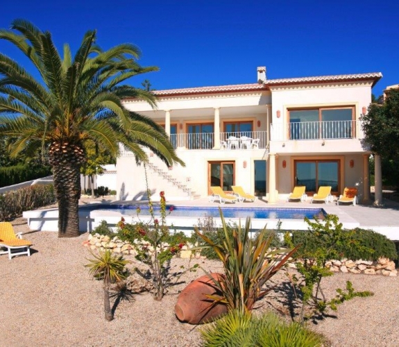 COSTA BLANCA >> MORAIRA >CAP BLANC -  Front line to the sea luxury villa with 4 bedrooms an...